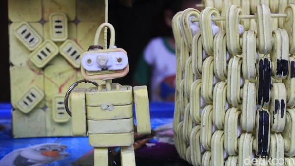 Produk Edukatif Dari Limbah Plastik